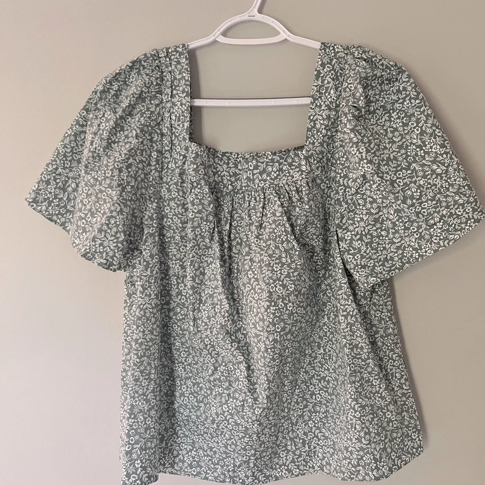 Draper James Maren Top - Sage Green Floral - Picture 1 of 4